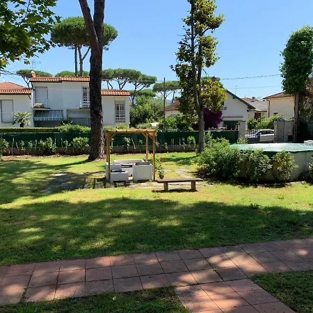 Villa Gabry E Fiorita Camaiore